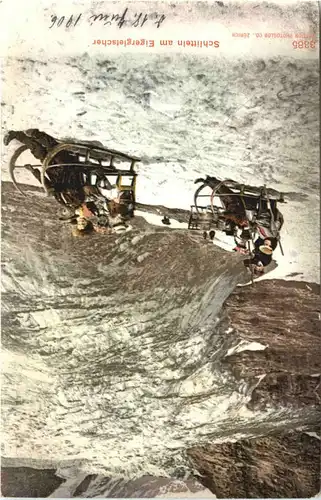 Schlitteln am Eigergletscher -663034