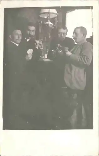 Karten spielen -663340