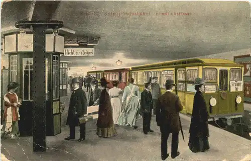 Berlin - Untergrundbahnhof - Friedrichstrasse -664778