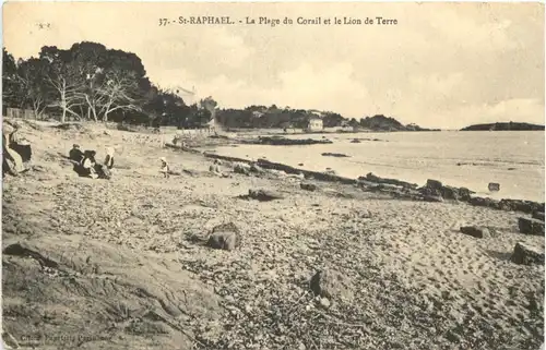 Saint-Raphael, La Plage du Corail et le Lion de Terre -539302