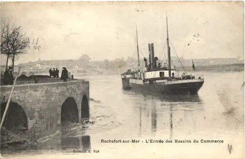 Rochefort-sur-Mer, LÈntree des Bassins du Commerce -539498