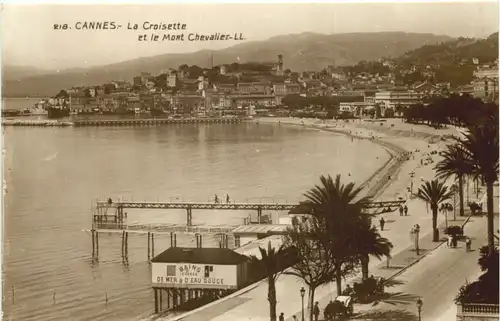 Cannes, La Croisette et le Mont Chevalier -539462