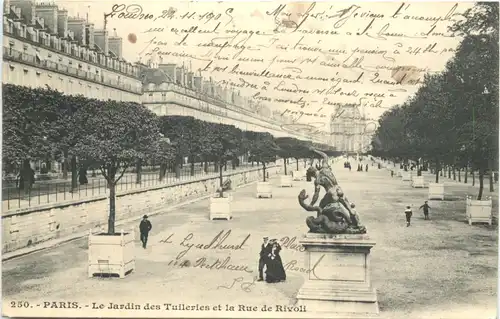 Paris, Le Jardin des Tuileries et la Rue de Rivoli -540148