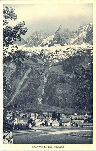 Chamonix, et les Aiguilles -540360