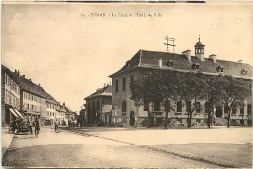 Thann, La Place et l`Hotel de Ville -540988