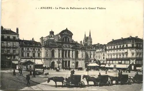 Angers, La Place du Ralliement et le Grand Theatre -541400