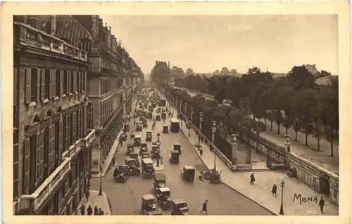Paris, La Rue de Rivoli, les Jardins des Taileries et la Lcuv -540278