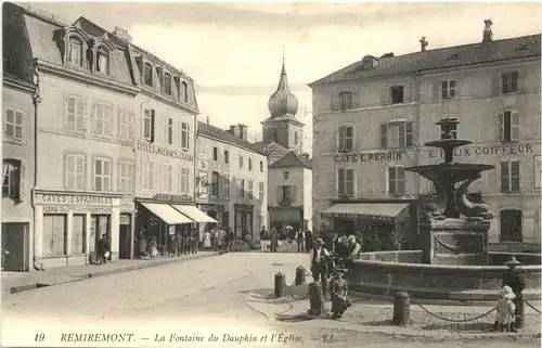 Remiremont, La Fontaine de Dauphin et lÈglise -541010
