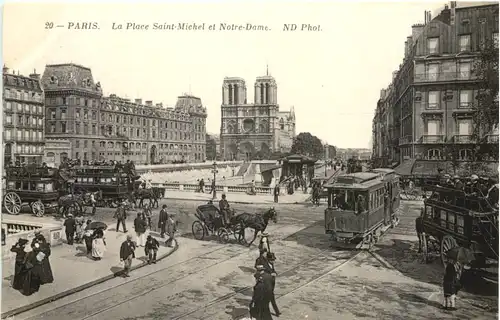 Paris, La Place Saint-Michel et Notre-Dame -541300