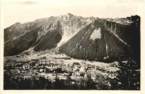 Chamonix, Vue generale et le Brevent -540382