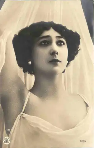 Frau - Reutlinger Paris -666728