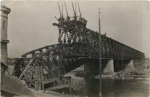 Hungary Oker - zerstörte Brücke -667378