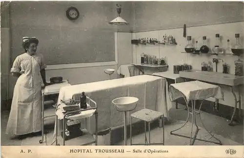 Paris - Hopital Trousseau -668010