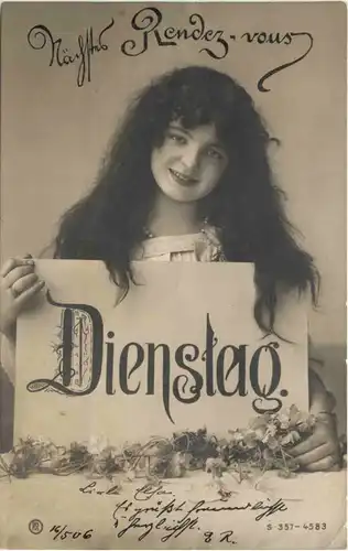 Frau mit Dienstag -670100