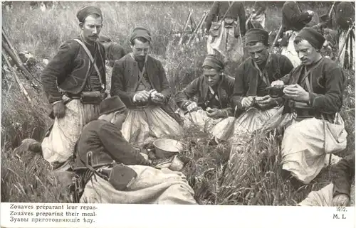 Zouaves preparing their meal - WW1 -672438
