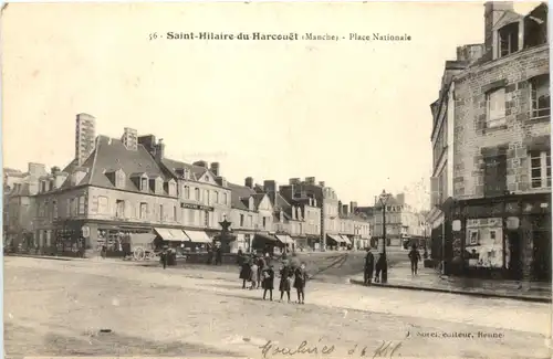 Saint Hilaire du Harcouet - Place Nationale -672276
