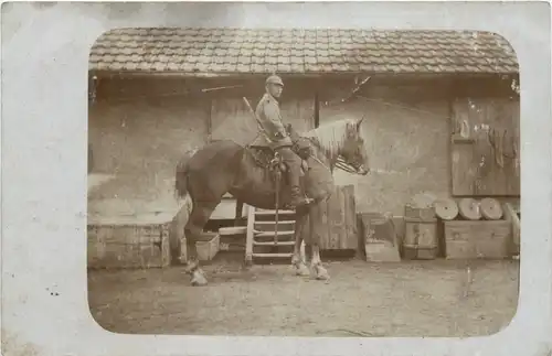 WW1 Soldat auf Pferd -672812
