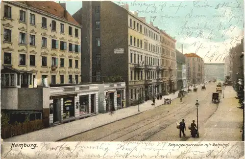 Hamburg - Schanzenstrasse mit Bahnhof -673492