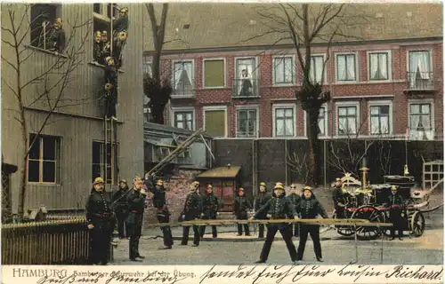 Hamburg - Feuerwehr bei der Übung -673490