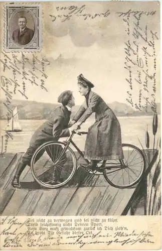 Frau auf Fahrrad -674492