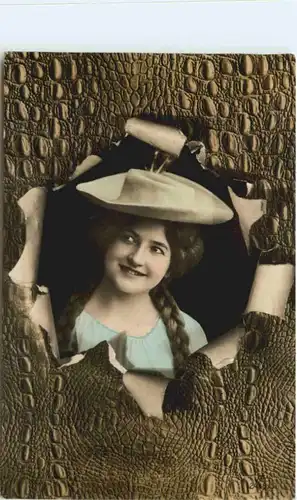 Frau mit Hut -674436