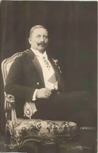 Kaiser Wilhelm II -674444