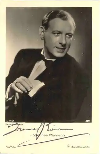 Schauspieler Johannes Riemann mit Autogramm -677286