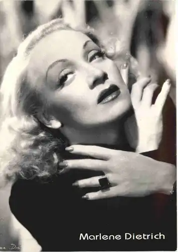 Marlene Dietrich -678588
