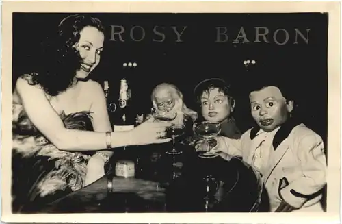 Rosy Baron mit Puppen -678964