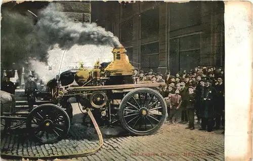 New York - Fire engine at work -679724