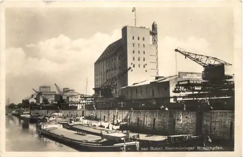 Basel - Kleinhüninger Rheinhafen -679948