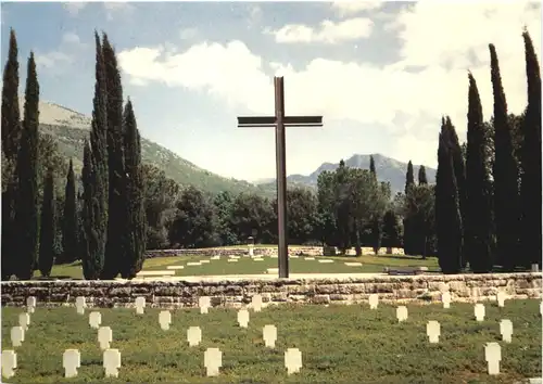 Soldatenfriedhof Cassino -680116
