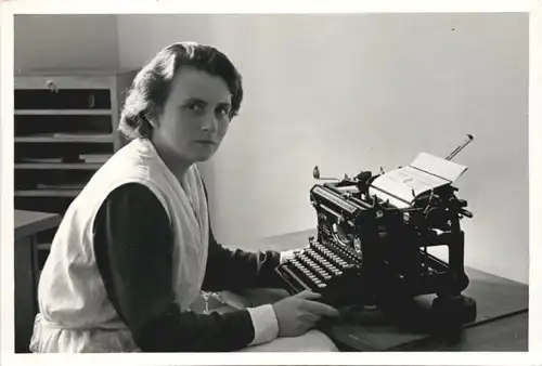 München - Schreibmaschine -680726