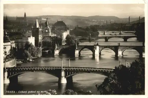 Prag - Celkovy pohled na mosty -681274