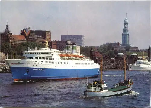 Hamburg - Hafen mit Fährschiff -681876