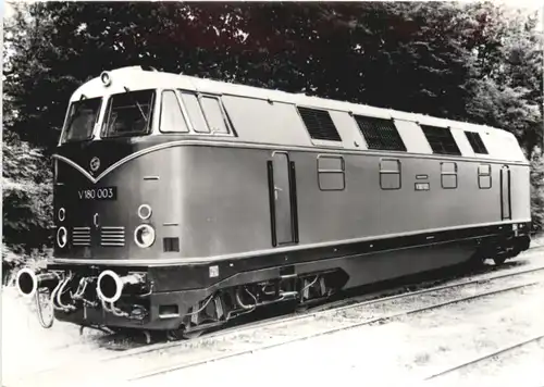 Diesel Lokomotive -682010