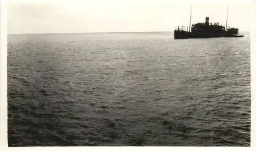 Taucher im Hafen von Zanzibar -682048