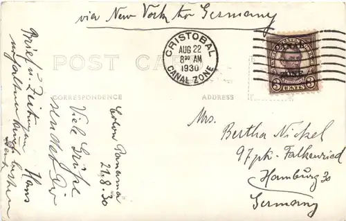 Panama Canal - Ships meeting in Culebra Cut -682248