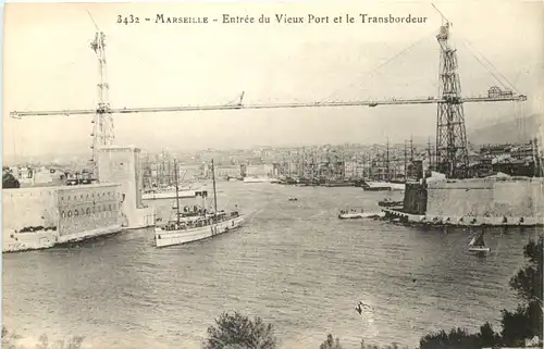 Marseille - Entree du Vieux Port -682464