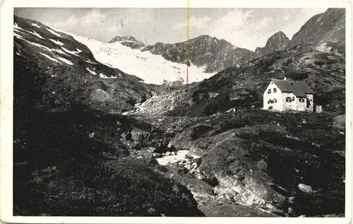 Sulzenau-Hütte im Stubaital -684682