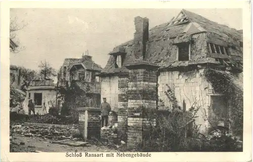 Schloss Ransart mit Nebengebäude -685328