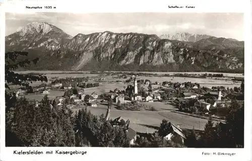 Kiefersfelden mit dem Kaisergebirge -547184