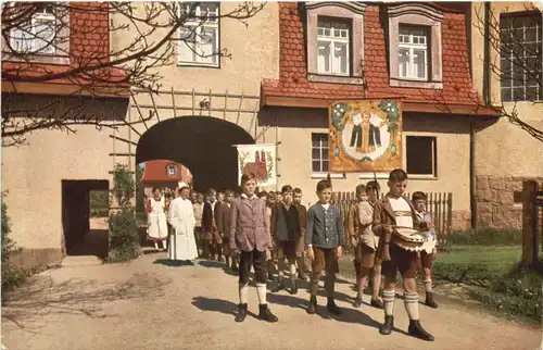 Kinderheim Wöllershof b. Neustadt Oberpf., Zum Ausflug bereit -548976