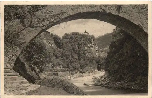 Die Zenoburg in Meran -687354