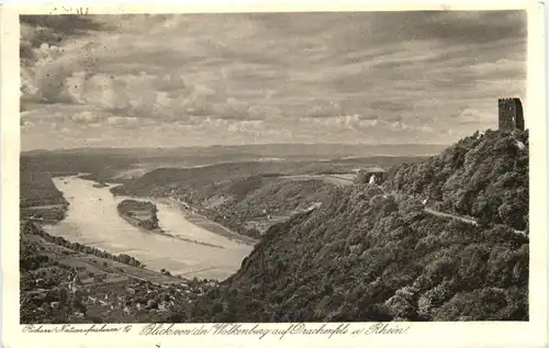 Blick von der Wolkenburg auf Drachenfels am Rhein -687224