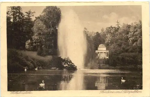 Wilhelmshöhe - Fontaine mit Tempelchen -687366