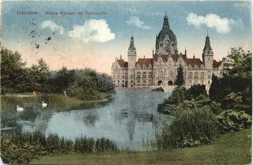 Hannover - Neues Rathaus mit Teichpartie -689120