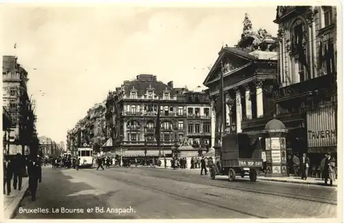 Bruxelles - La Bourse et Bd. Anspach -689702