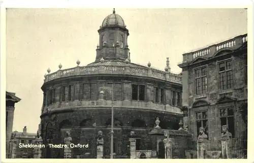 Oxford - Sheldonian Theatre -690070