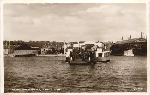 Floating Bridge - Cowes - IOW -690794